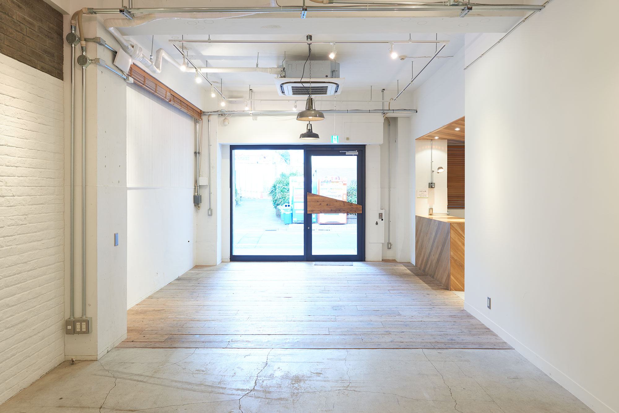 ii-BRIDGE GALLERY & STUDIO